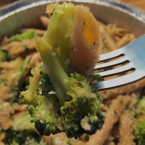 broccoli, garlic, pasta